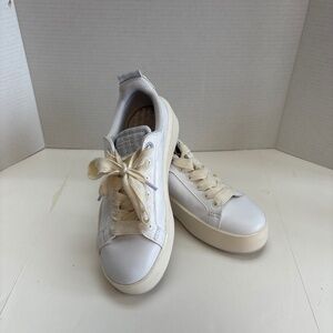 Women’s Lacoste Carnaby Platform Leather Sneakers White/Ivory Sz 7.5M